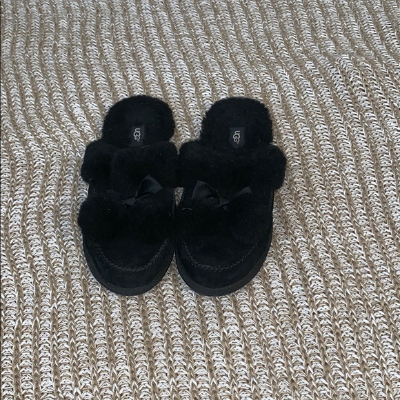 UGG Shoes - UGG Slippers